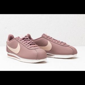 Nike Cortez - Womens
